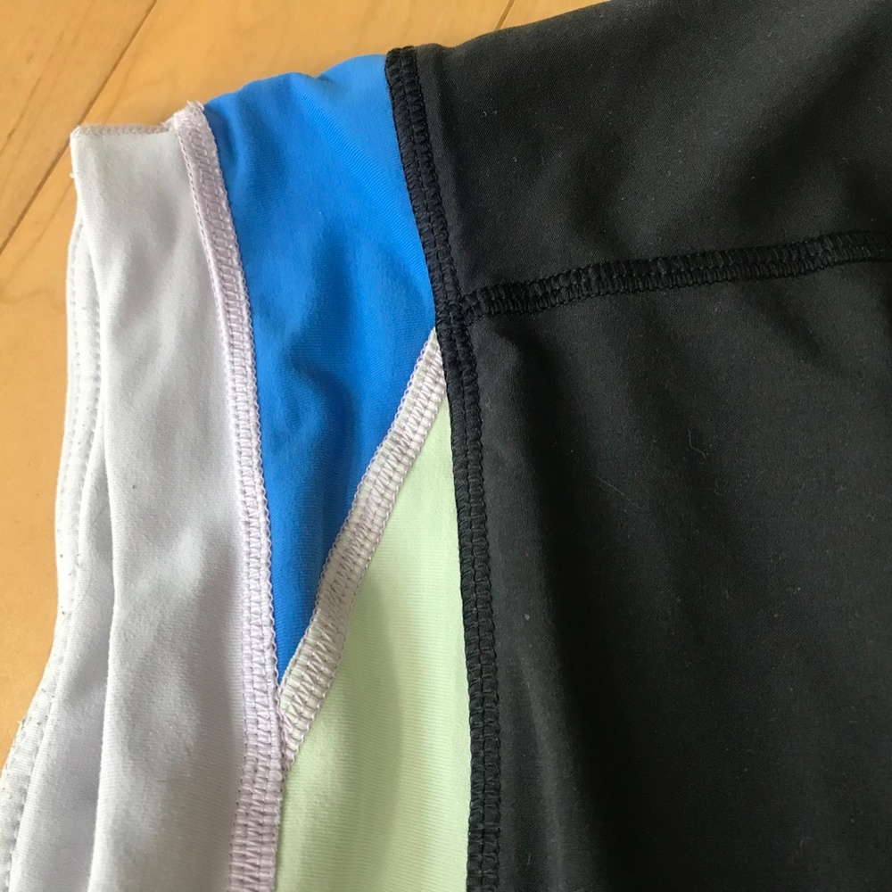 Lululemon Speed Up Shorts- RARE - Picture 3 of 5